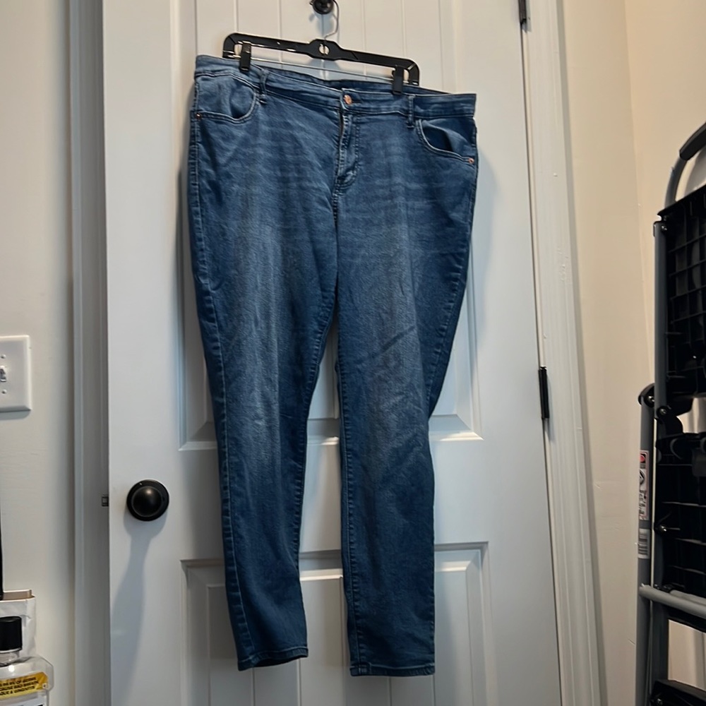 Old Navy Super Skinny Jeans. Size 18